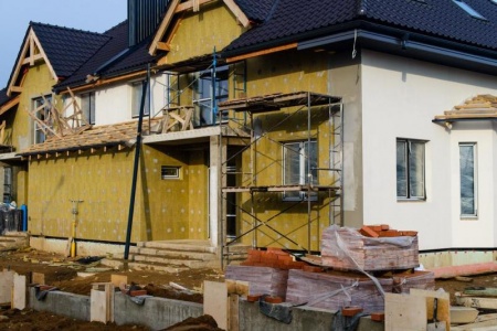 Quel enduit de fa&ccedil;ade pour r&eacute;nover efficacement votre maison ?